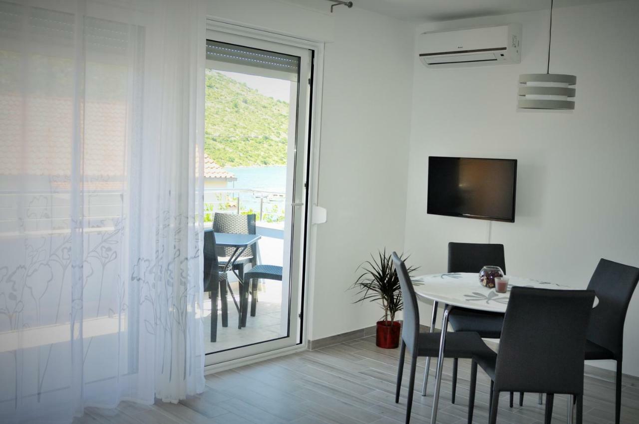 Apartments Zora Rogoznica  Extérieur photo