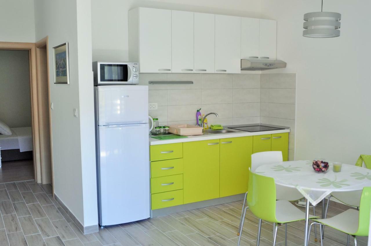 Apartments Zora Rogoznica  Extérieur photo