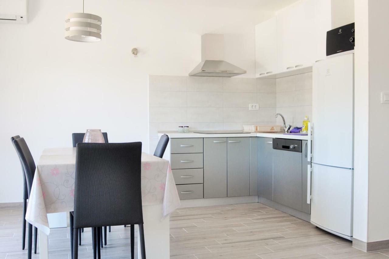 Apartments Zora Rogoznica  Extérieur photo