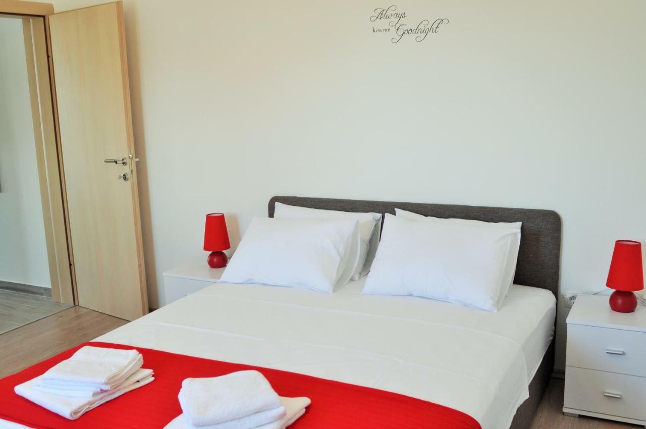 Apartments Zora Rogoznica  Extérieur photo