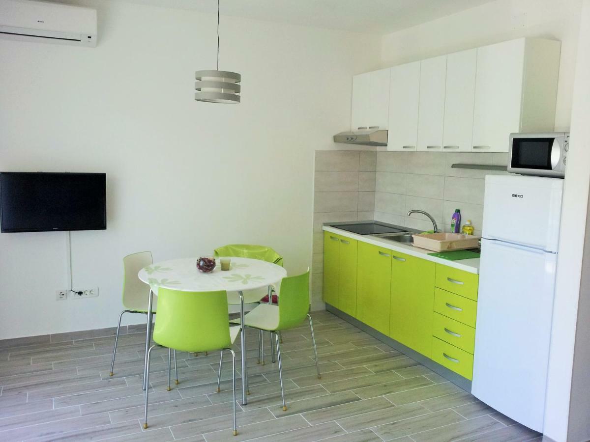 Apartments Zora Rogoznica  Extérieur photo