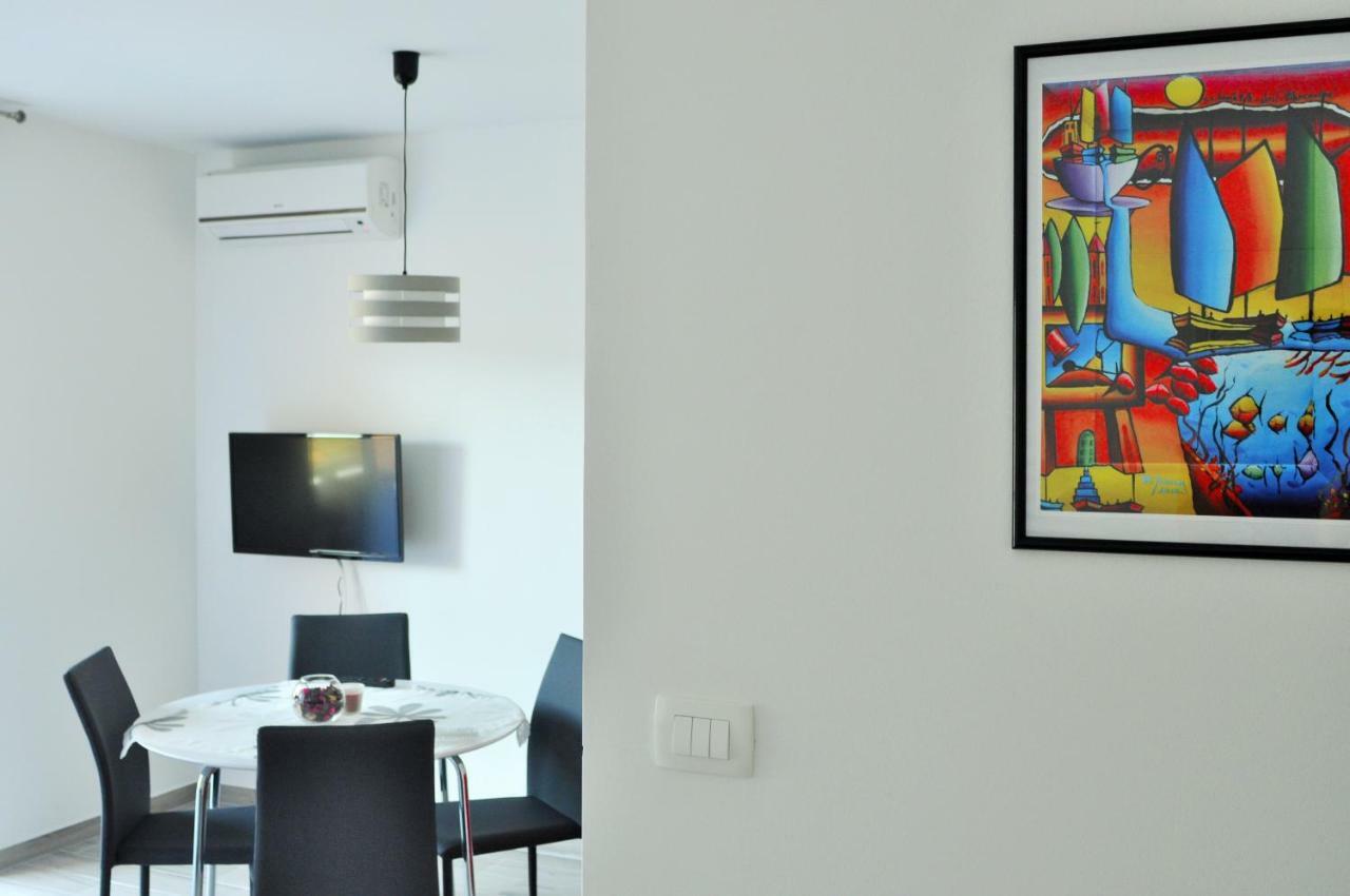 Apartments Zora Rogoznica  Extérieur photo
